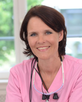 Dr. Claudia Honkomp Dr. Claudia Honkomp, Zahnärztin und Zahntechnikerin
